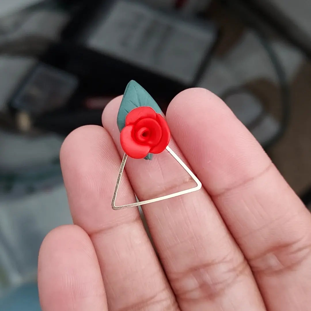Triangle of rose