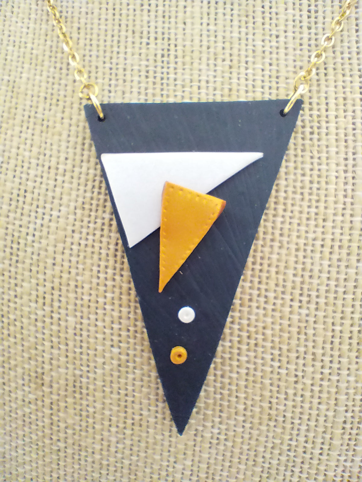 Elegant Triangle Collar